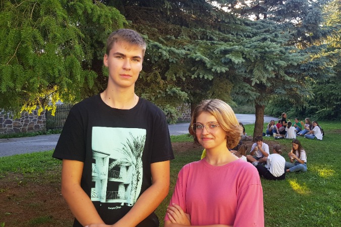 Matej zo Slovenska a Táňa z Ukrajiny si vybrali spevácky workshop.